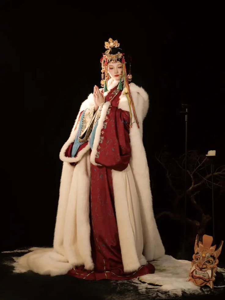 Miao Miaoxis Enchanting Hanfu Accessories:A Journey into Traditional Chinese Splendor Miao Miaoxis Enchanting Hanfu Accessories:A Journey into Traditional Chinese Splendor