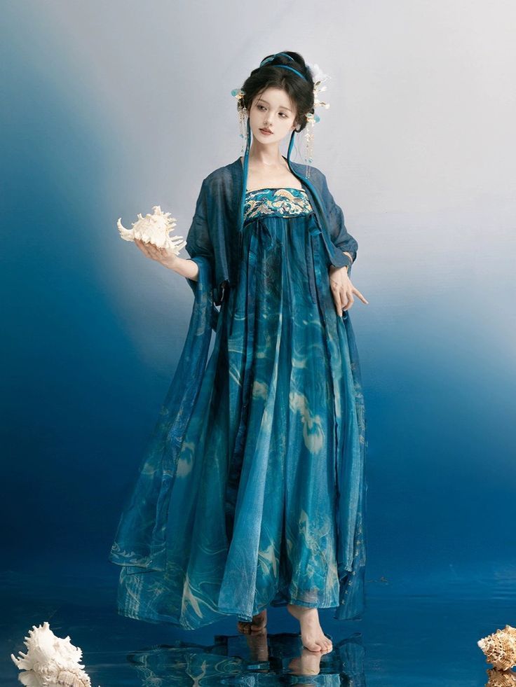 The Evolution of Hair Accessories:The Role of Hanfu Jia 汉服对夹)in Modern Fashion