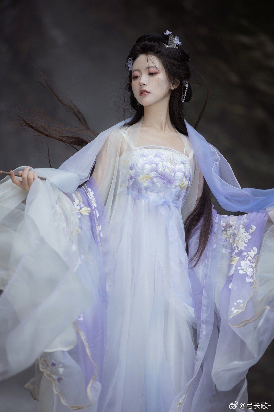 The Cheongsam and the Adolescent Girl:A Junior Middle School Perspective The Cheongsam and the Adolescent Girl:A Junior Middle School Perspective