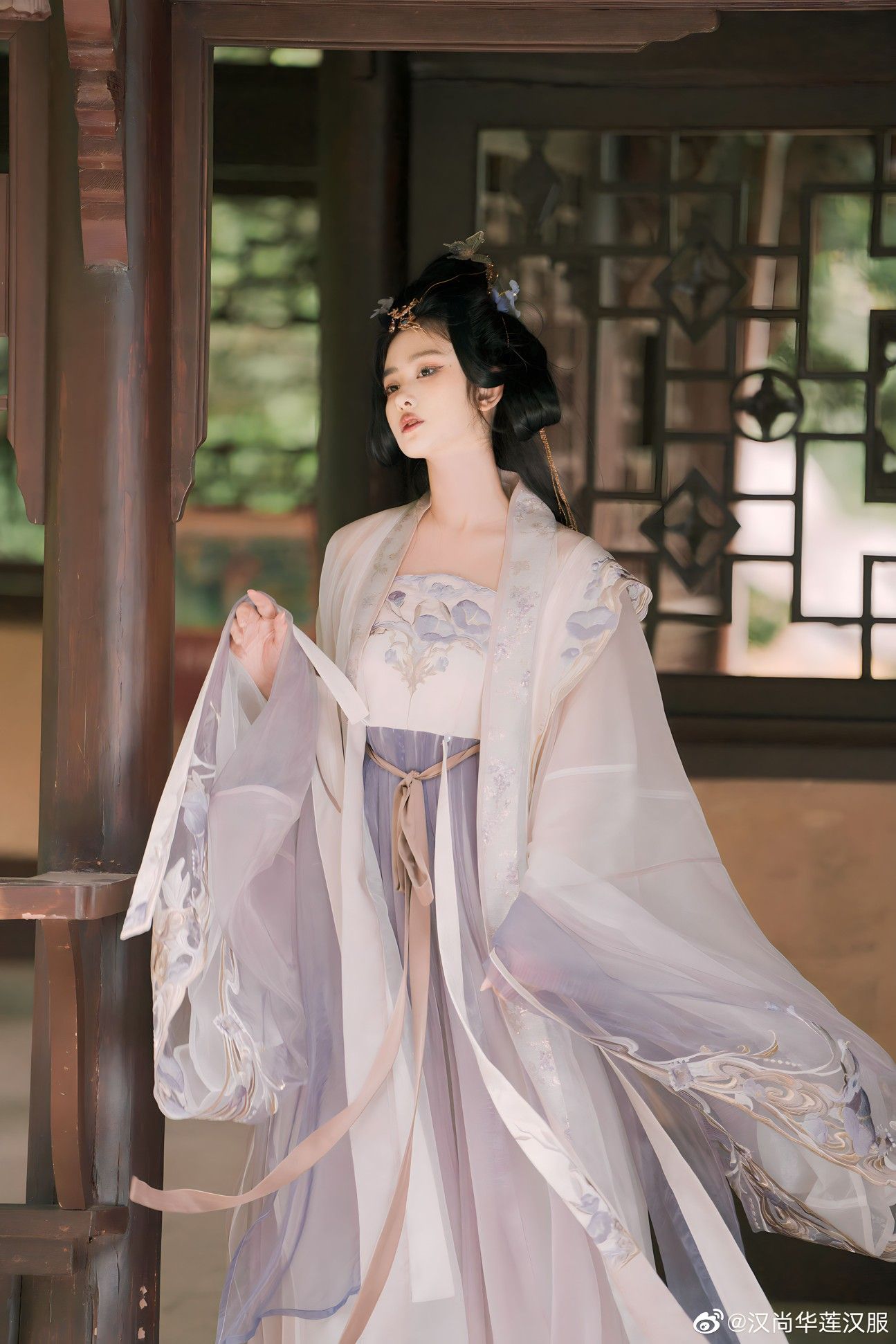 Embracing Modernity in a Low-Cut Revamped Cheongsam Dress Embracing Modernity in a Low-Cut Revamped Cheongsam Dress