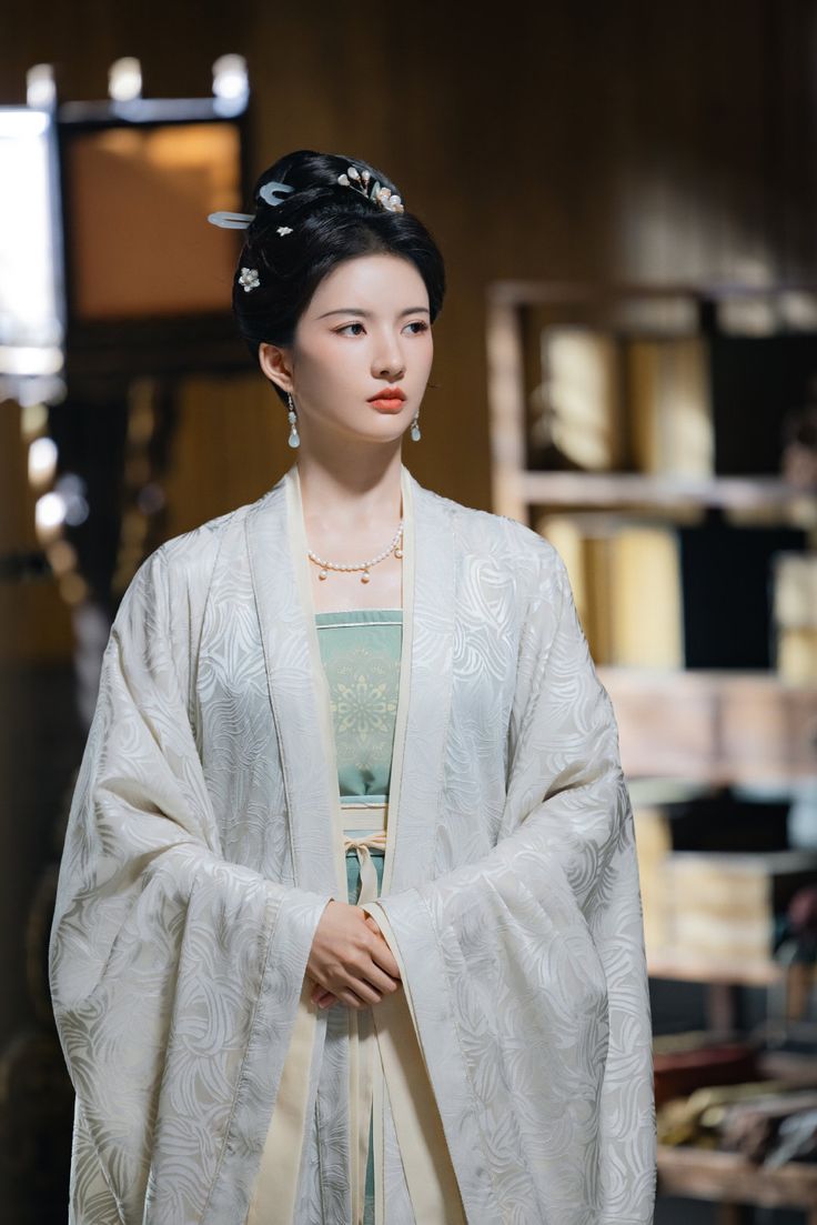 Silk Charmeuse Cheongsam Skirt:A Delicate Blend of Tradition and Luxury Silk Charmeuse Cheongsam Skirt:A Delicate Blend of Tradition and Luxury