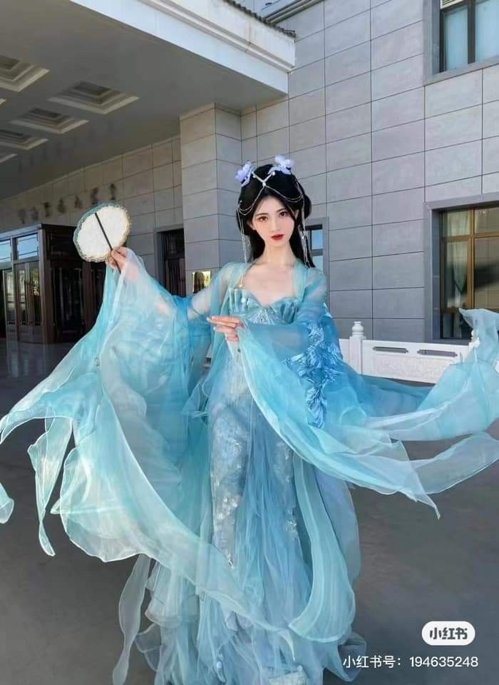 Dreamlike Splendor:The Story of Hanfu at Ru Meng Ni Chang Dreamlike Splendor:The Story of Hanfu at Ru Meng Ni Chang
