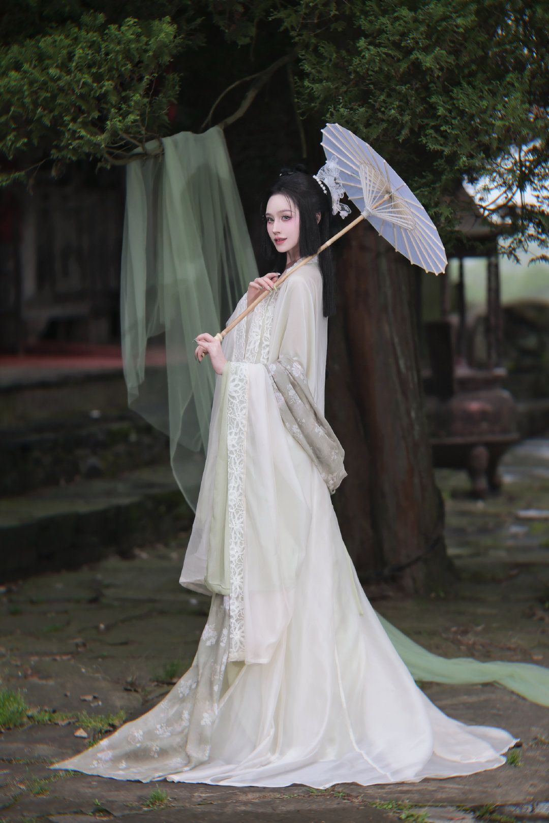 Little Girls’Love for Traditional Hanfu Hair Accessories Little Girls’Love for Traditional Hanfu Hair Accessories