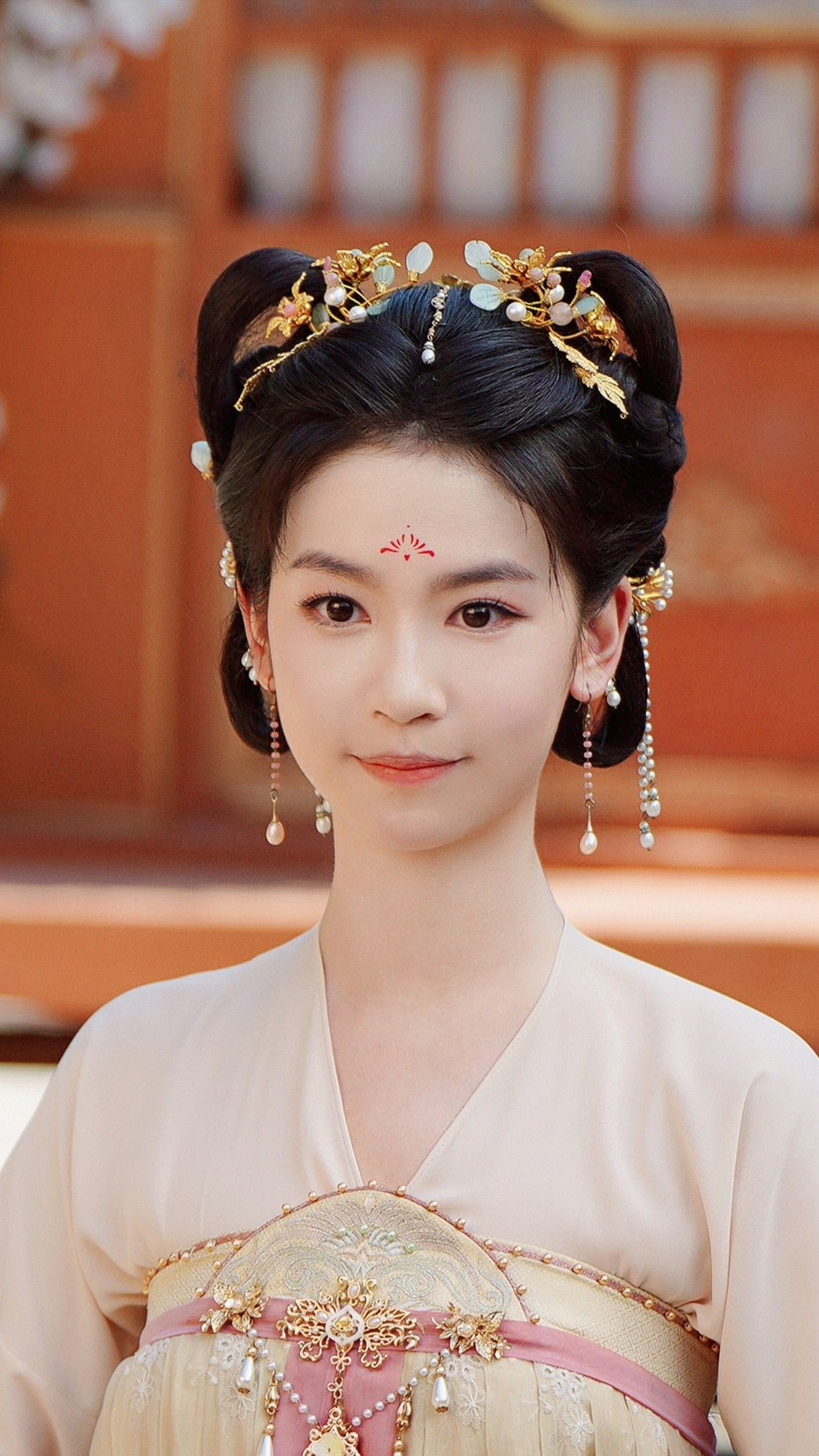 Hanfu Glamour:Original Han-Style Clothing from the Past to the Present Hanfu Glamour:Original Han-Style Clothing from the Past to the Present