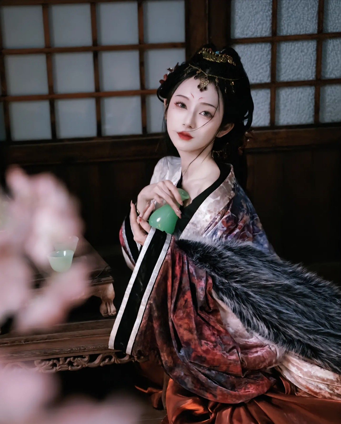 Elegant Splendor of Traditional Chinese Womens Costume:Glasslike Hanfu Elegant Splendor of Traditional Chinese Womens Costume:Glasslike Hanfu