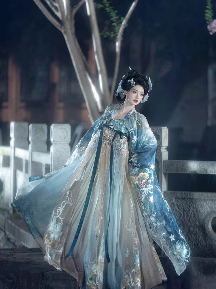 Hanfu Fashion for 12-Year-Old Girl:Summer Outfits Hanfu Fashion for 12-Year-Old Girl:Summer Outfits