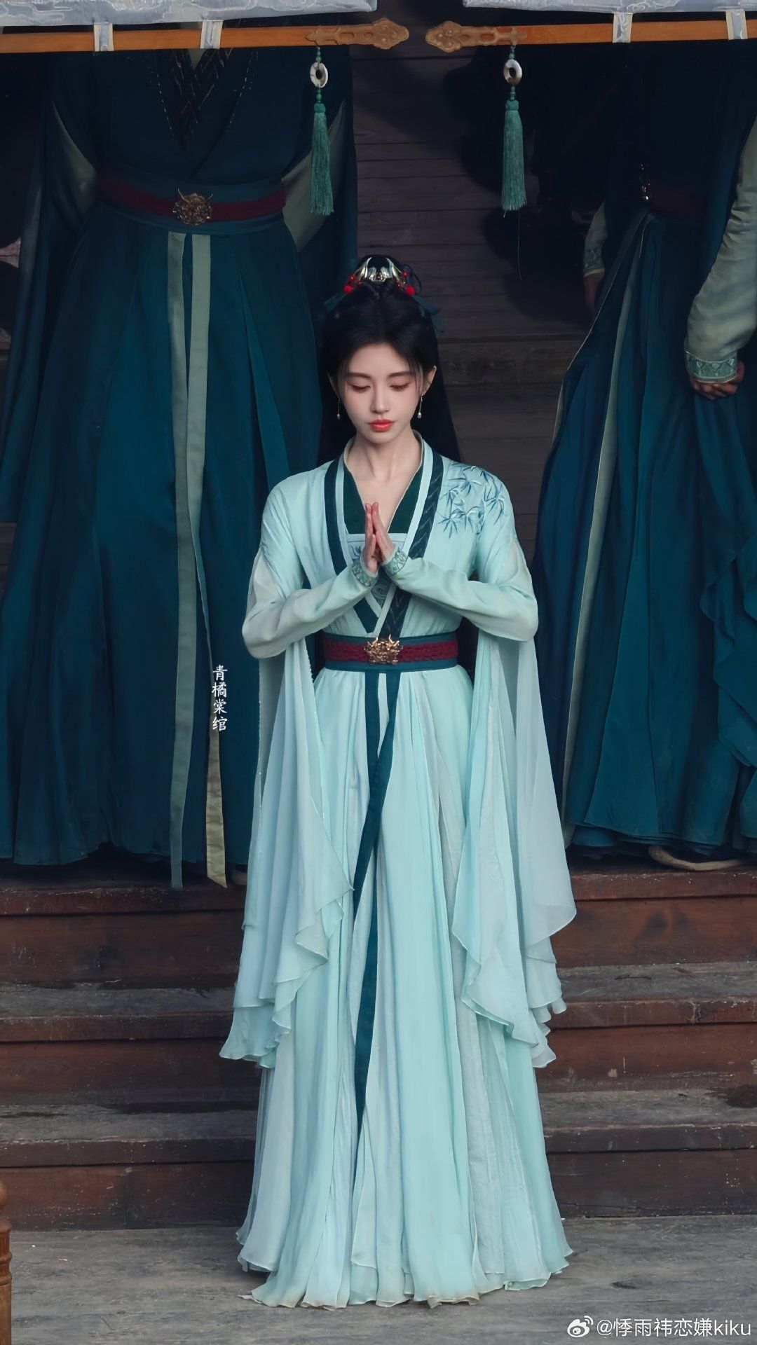 Bridal Gowns and Winter Cheongsam:A Guide to Elegant and Warm Wedding Attire Bridal Gowns and Winter Cheongsam:A Guide to Elegant and Warm Wedding Attire