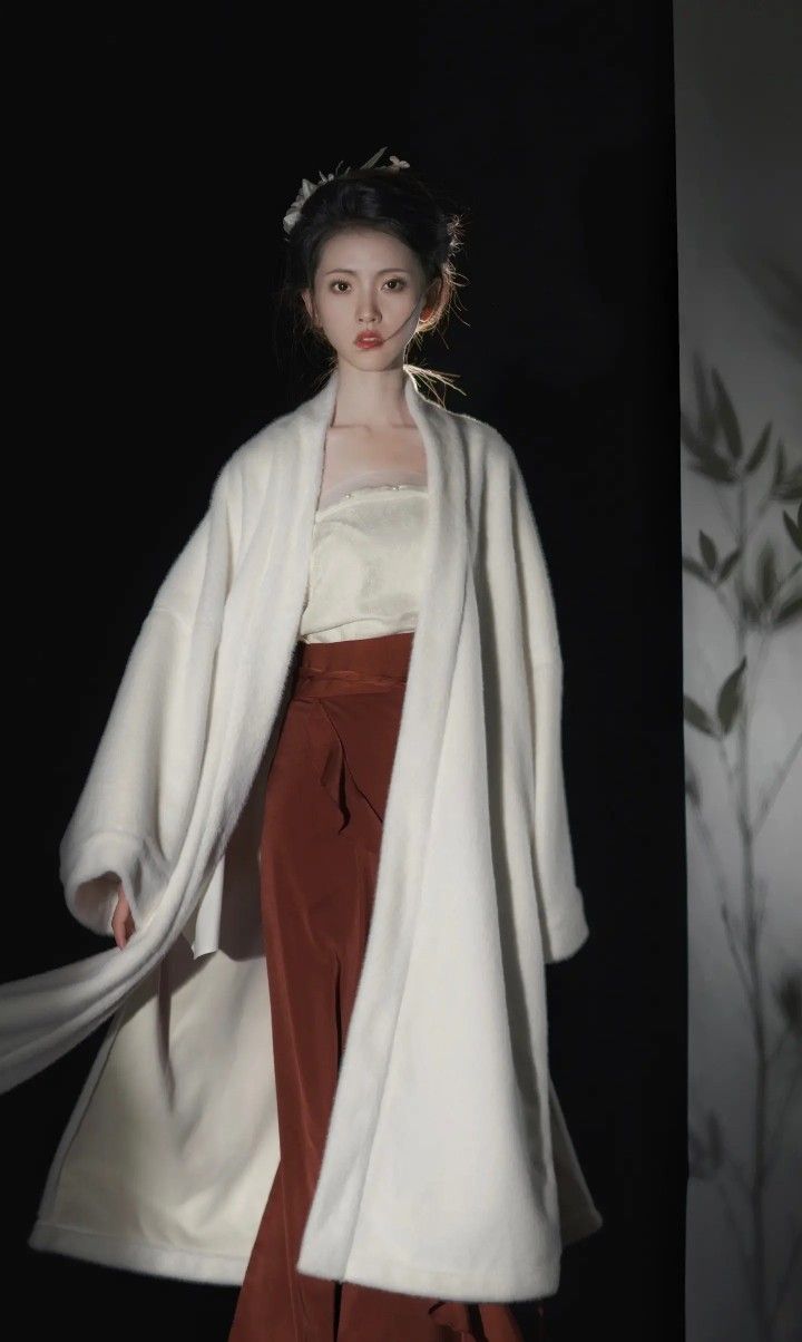 The Rise of Hanfu:The Allure of Ultra-Traditional Chinese Fashion The Rise of Hanfu:The Allure of Ultra-Traditional Chinese Fashion