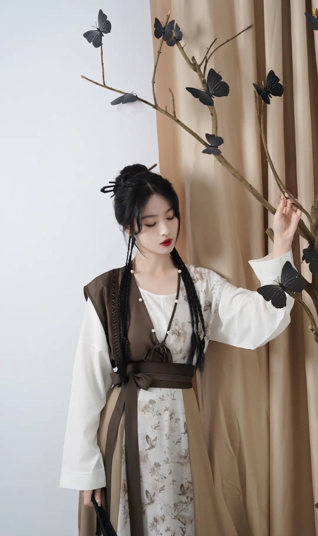 Spring of Girls Hanfu Skirt:A Glimpse into the World of Traditional Chinese Childrenswear Spring of Girls Hanfu Skirt:A Glimpse into the World of Traditional Chinese Childrenswear