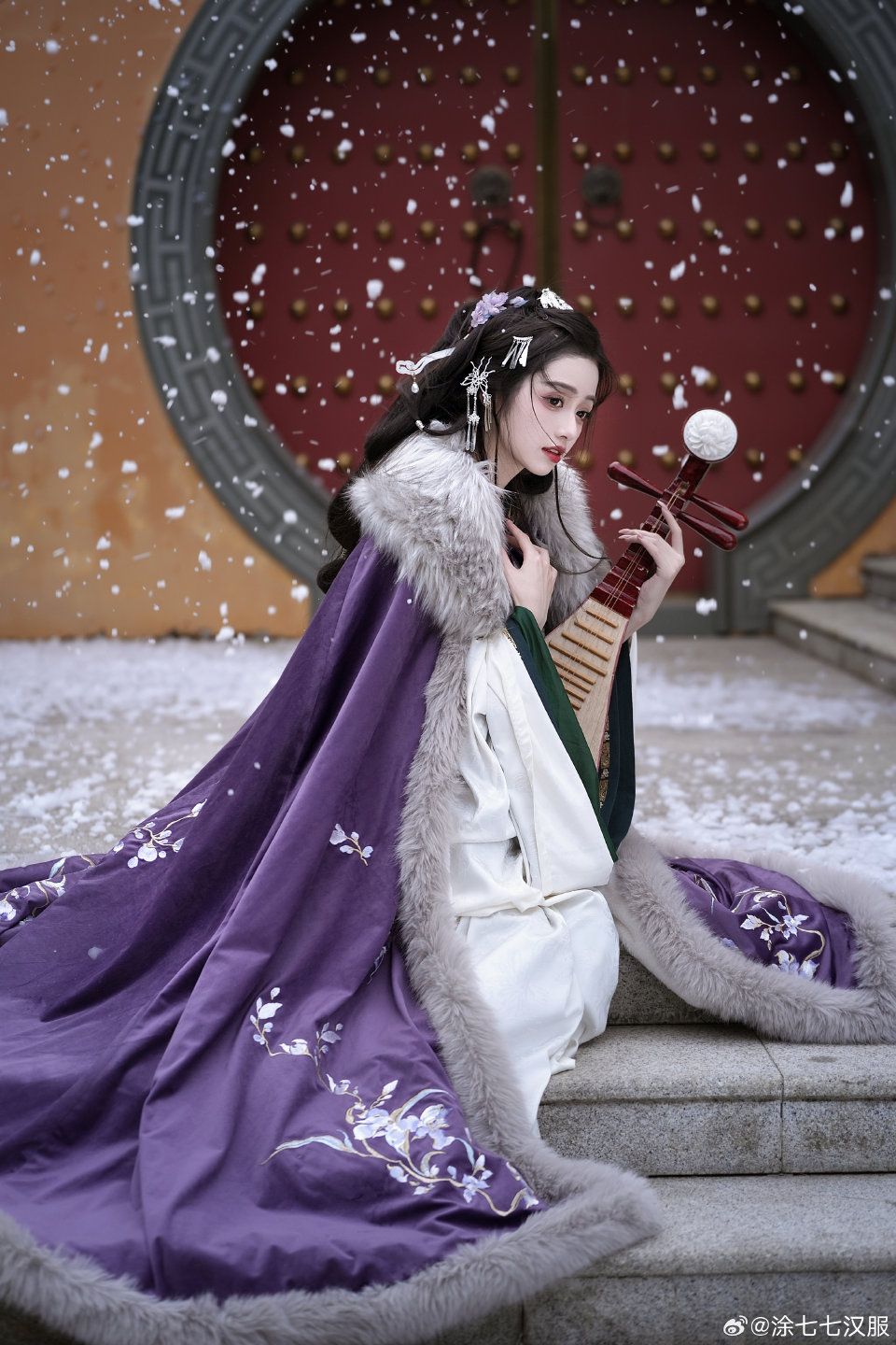 Winter Fashion Statement:The汉服小公主’s Skirt of Dreams A Guide to the Traditional Maotiao Qun Winter Fashion Statement:The汉服小公主’s Skirt of Dreams A Guide to the Traditional Maotiao Qun
