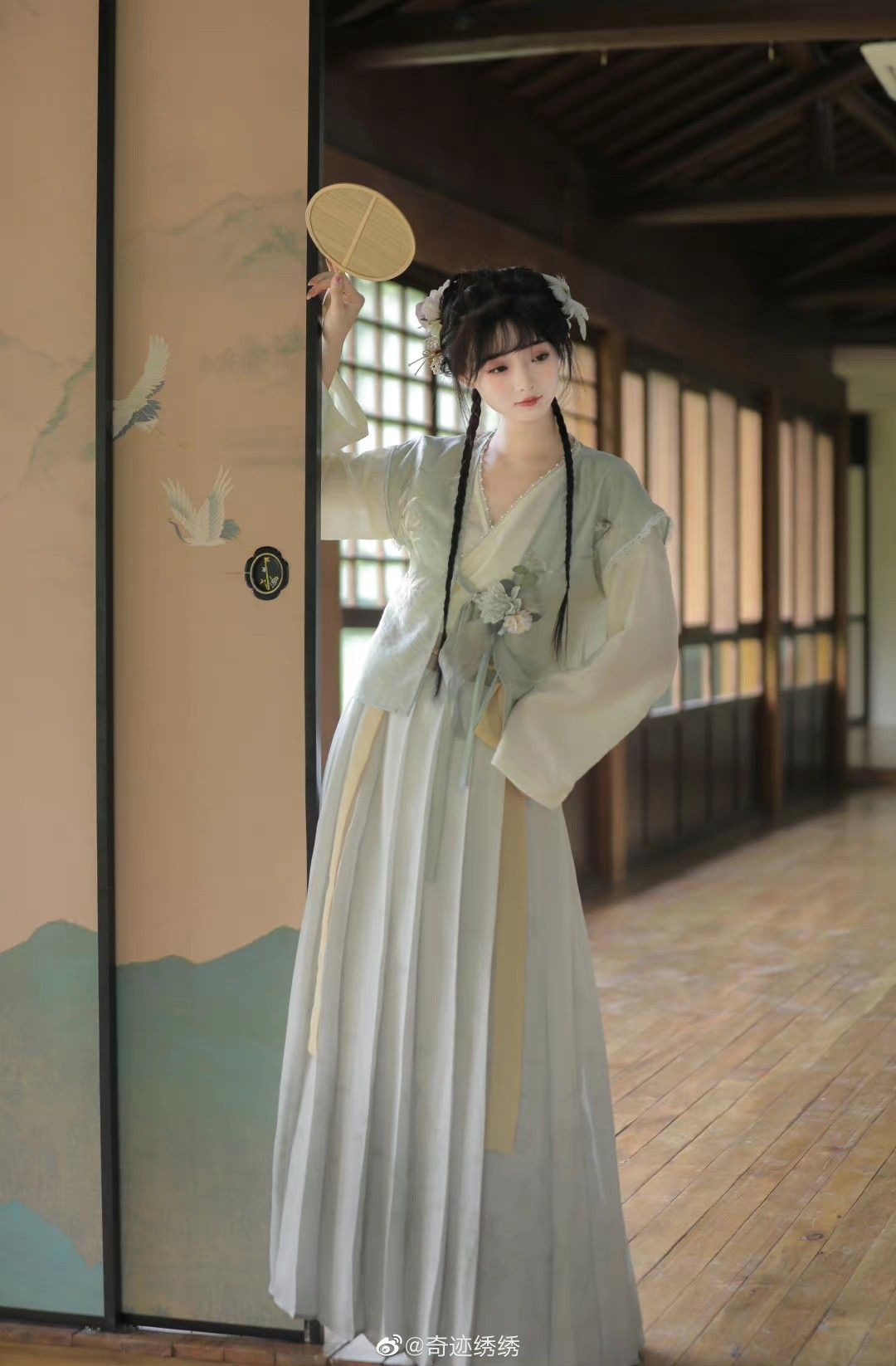 The Equestrian Charm of the Horseface Skirt:A Cultural Exploration The Equestrian Charm of the Horseface Skirt:A Cultural Exploration