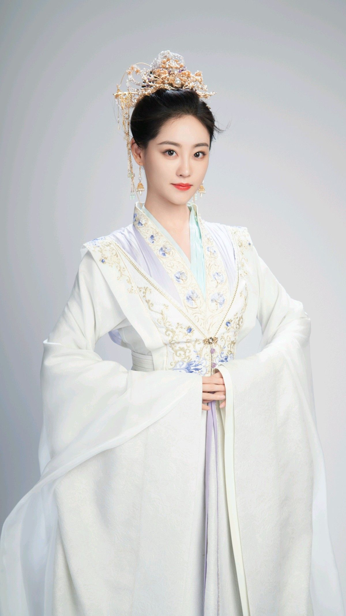 Latest Cheongsam Skirt Design:Over-the-Knee Elegance Latest Cheongsam Skirt Design:Over-the-Knee Elegance