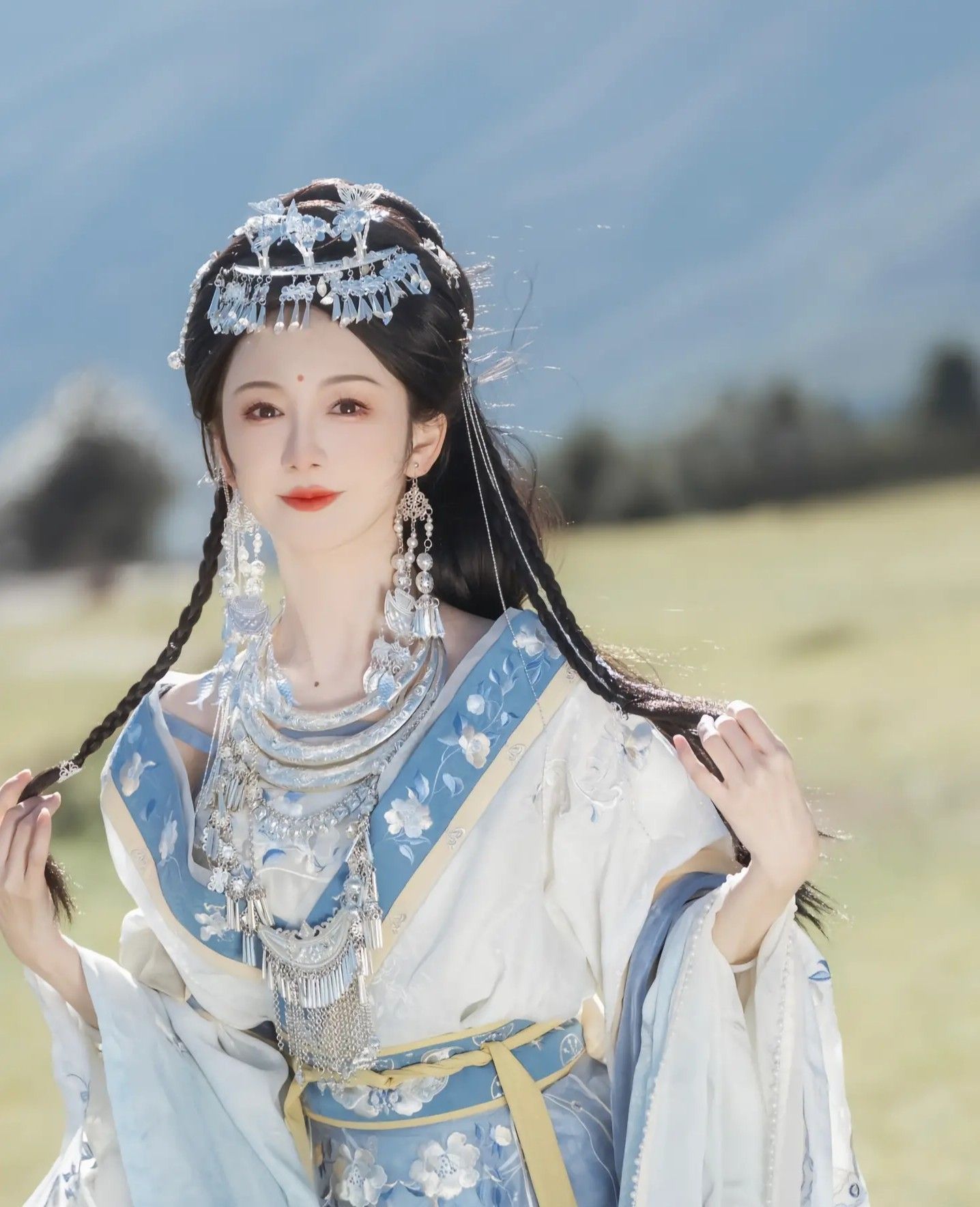 Childrens Hanfu Wigs and Hair Buns:A Guide to Traditional Chinese Headwear for Kids Childrens Hanfu Wigs and Hair Buns:A Guide to Traditional Chinese Headwear for Kids