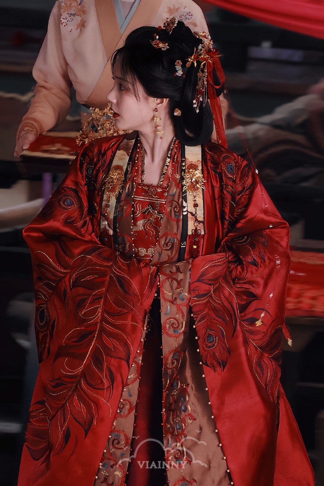 Embracing the New Chinese Cheongsam:A Modern Fashion Statement with Traditional Charm Embracing the New Chinese Cheongsam:A Modern Fashion Statement with Traditional Charm