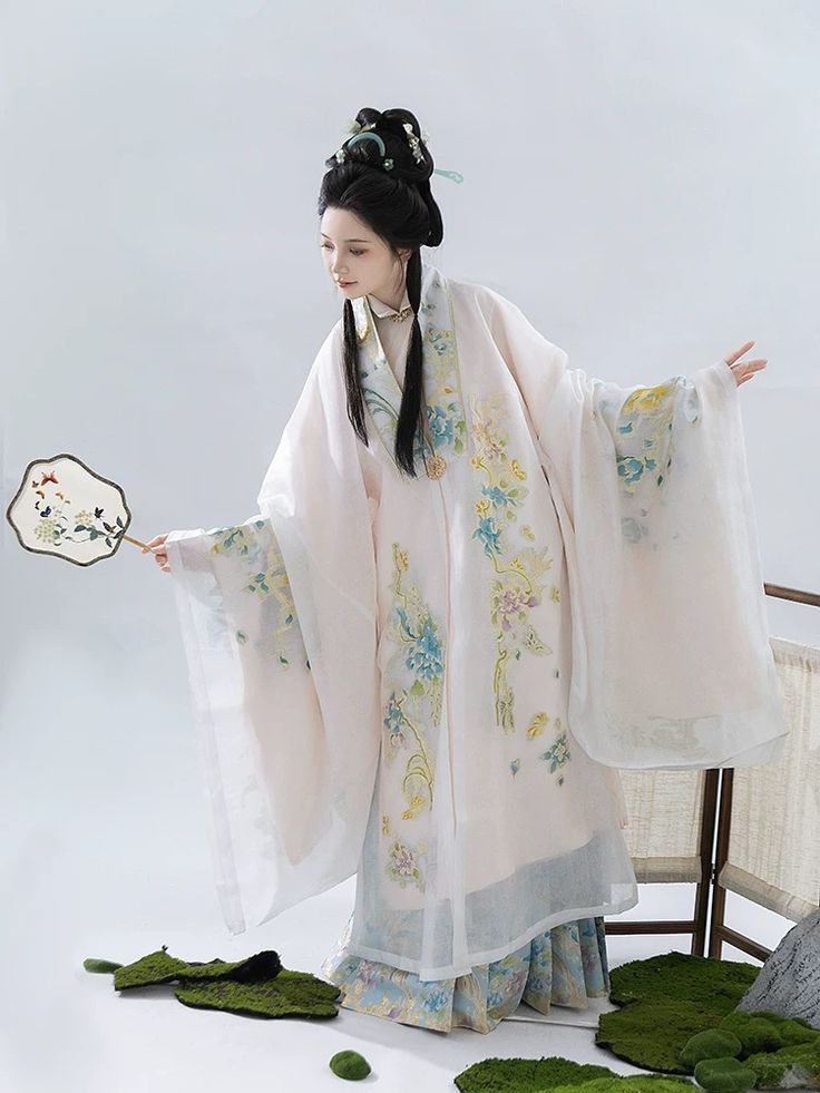 Quip-up Dress for Kids:A 6-Year-Olds Traditional Chinese Fashion Quip-up Dress for Kids:A 6-Year-Olds Traditional Chinese Fashion