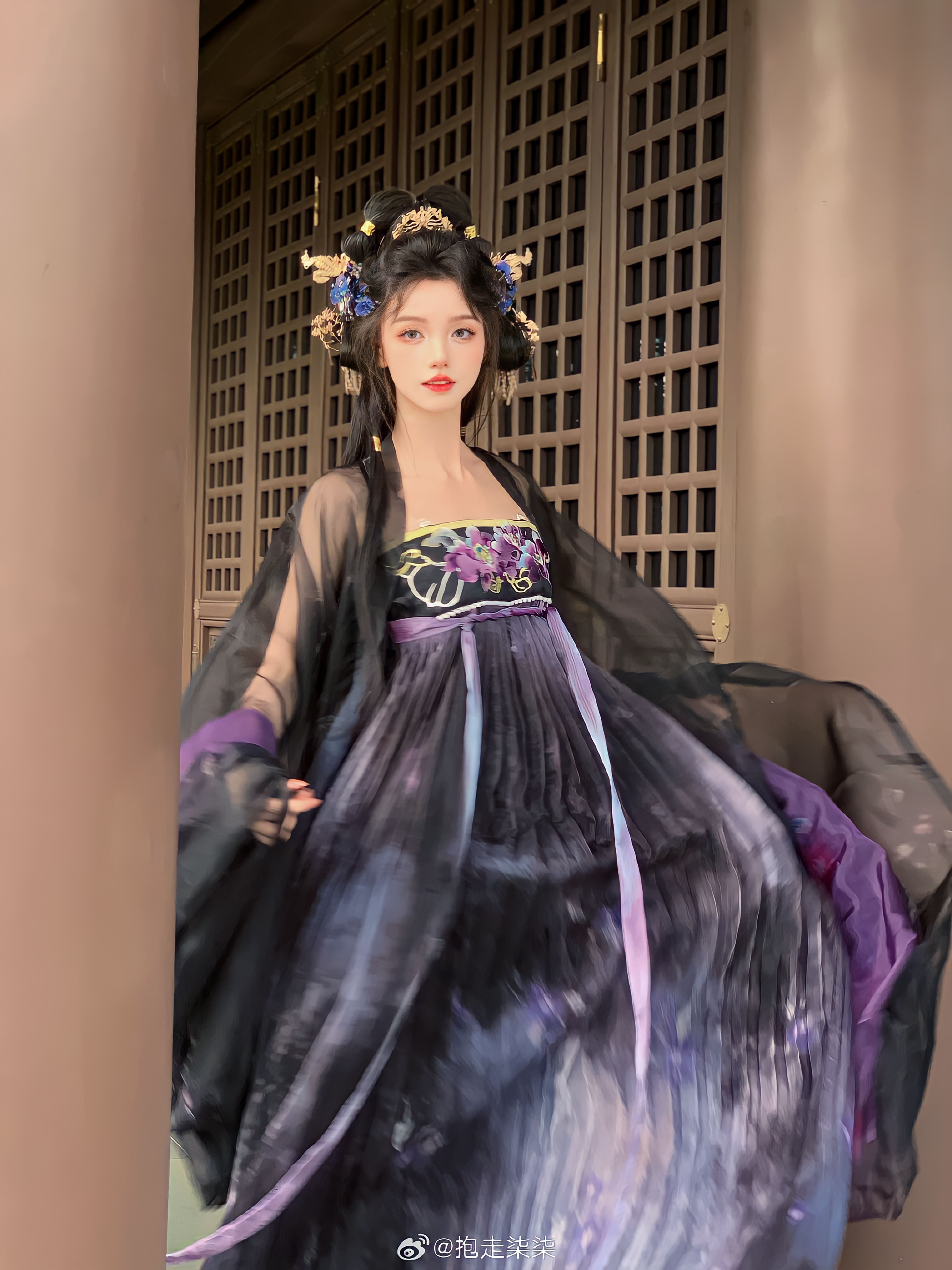 Embracing the Elegance of Korean-Style Tailored Cheongsam:A Journey in Self-Refinement and Styling Embracing the Elegance of Korean-Style Tailored Cheongsam:A Journey in Self-Refinement and Styling