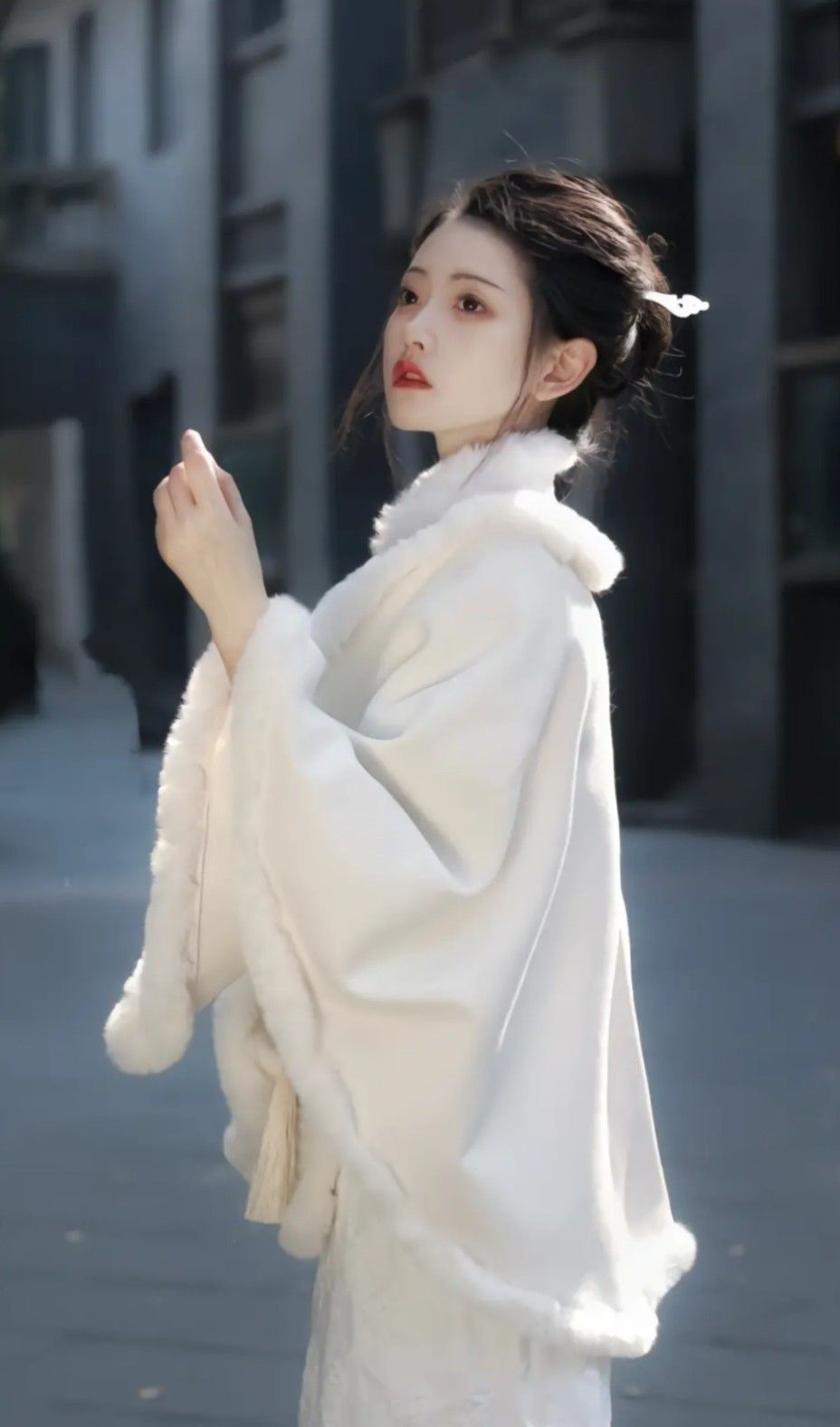 Heritage of the Dragging-Ground Traditional Cheongsam:The Revival of Ancient Charm Heritage of the Dragging-Ground Traditional Cheongsam:The Revival of Ancient Charm