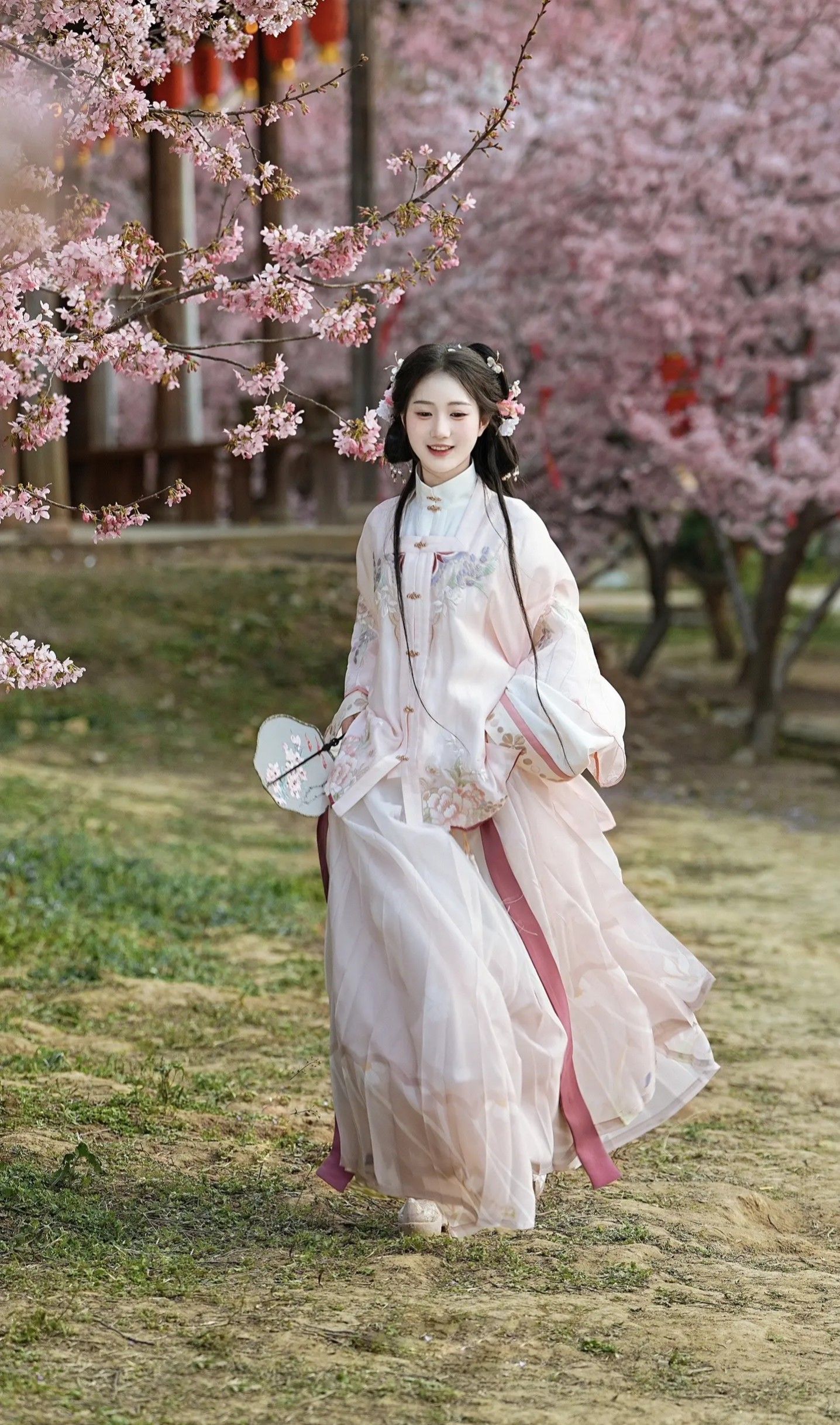Tea Artistry in a Summer Cheongsam:The Enchanting Tale of a Teapot and a旗袍 Tea Artistry in a Summer Cheongsam:The Enchanting Tale of a Teapot and a旗袍