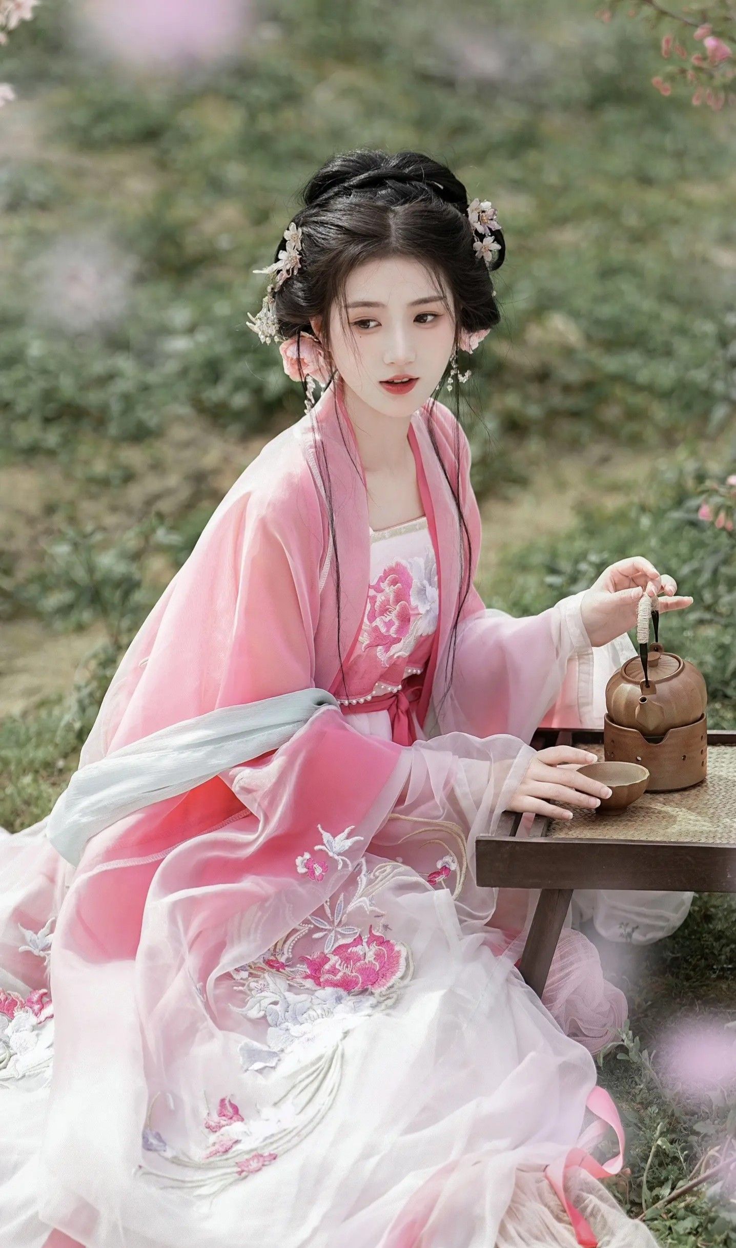 A 12-Year-Old Girl in a Waist-Length Hanfu Fashion A 12-Year-Old Girl in a Waist-Length Hanfu Fashion