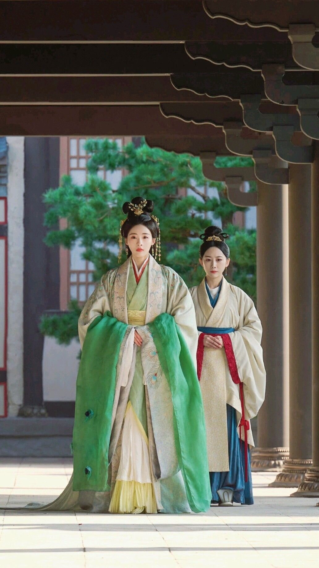 Wine Red Hanfu:A Highlight of Skin Whiteness Wine Red Hanfu:A Highlight of Skin Whiteness