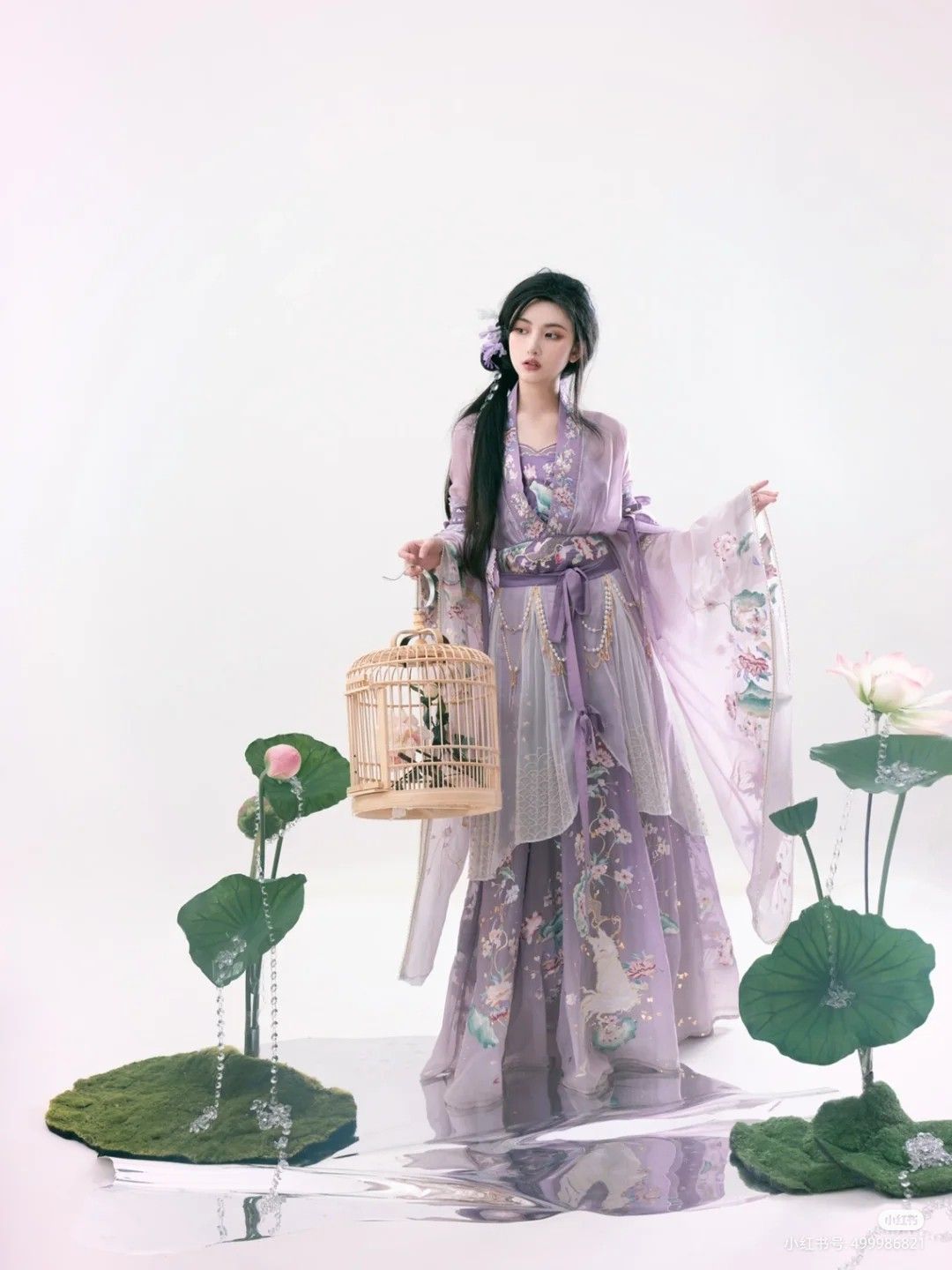 The Little Girl in Traditional Hanfu Fashion:A Second-Grade Journey The Little Girl in Traditional Hanfu Fashion:A Second-Grade Journey