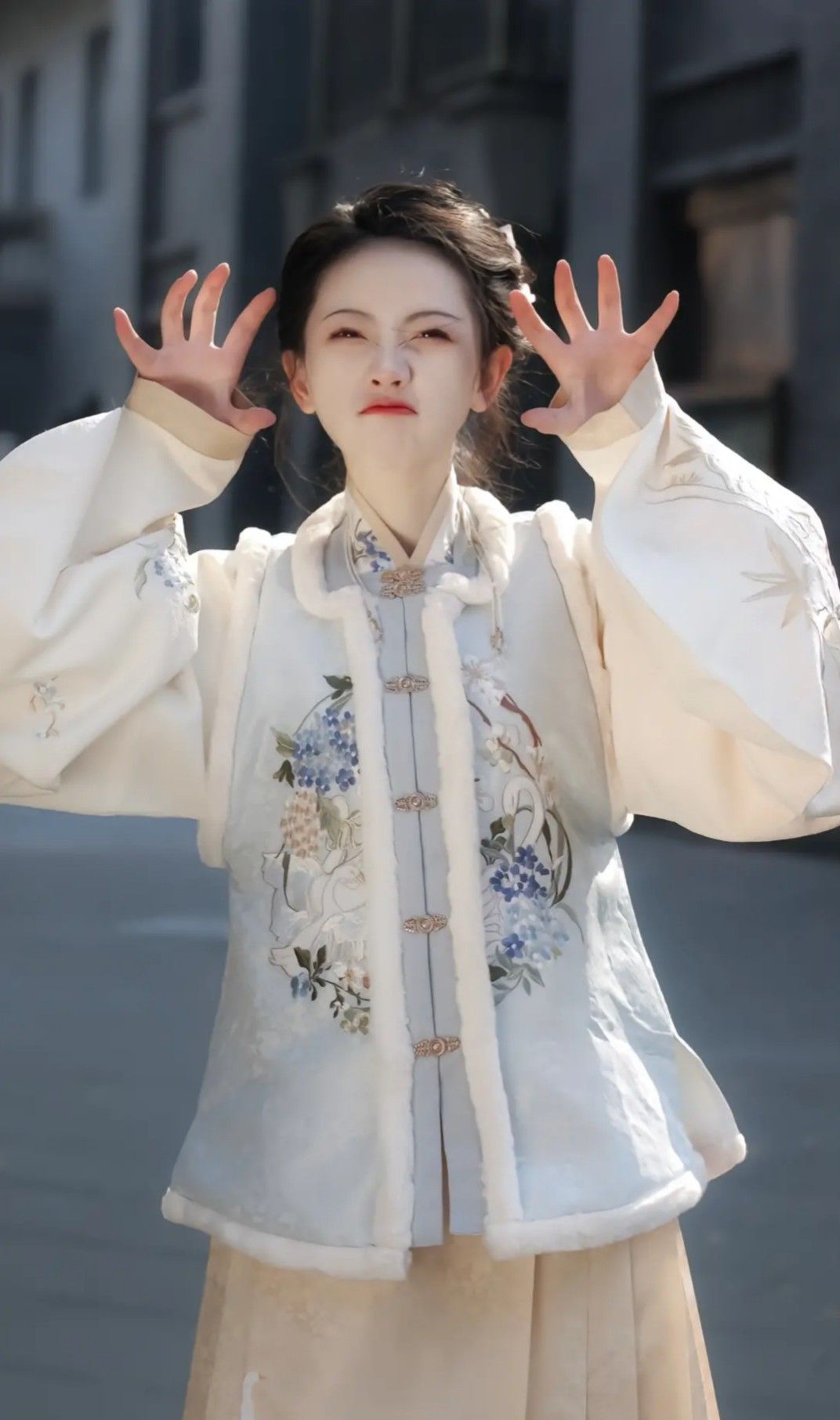 The Splendid Charm of Horseface Skirt:A Tale of Golden-Threaded Half-Length Skirt The Splendid Charm of Horseface Skirt:A Tale of Golden-Threaded Half-Length Skirt
