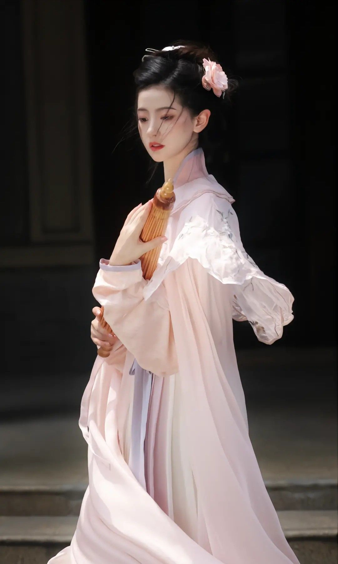 Traditional Chinese Hanfu Shoes:Modern Innovations and Evolution Traditional Chinese Hanfu Shoes:Modern Innovations and Evolution