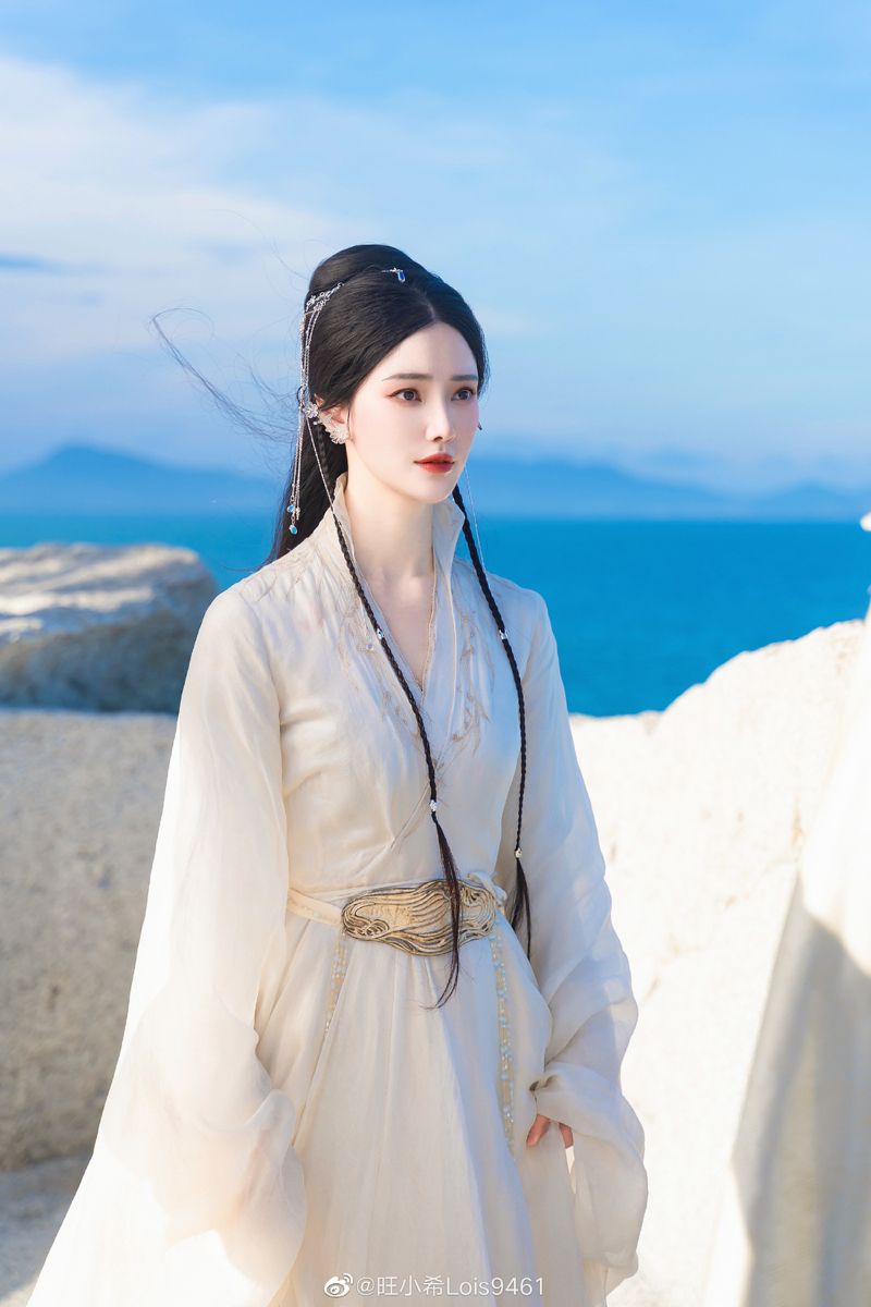 Ancient Chinese Hair Ornamentation:The Enchanting Art of Flower-Adorned Hair Accessories Ancient Chinese Hair Ornamentation:The Enchanting Art of Flower-Adorned Hair Accessories