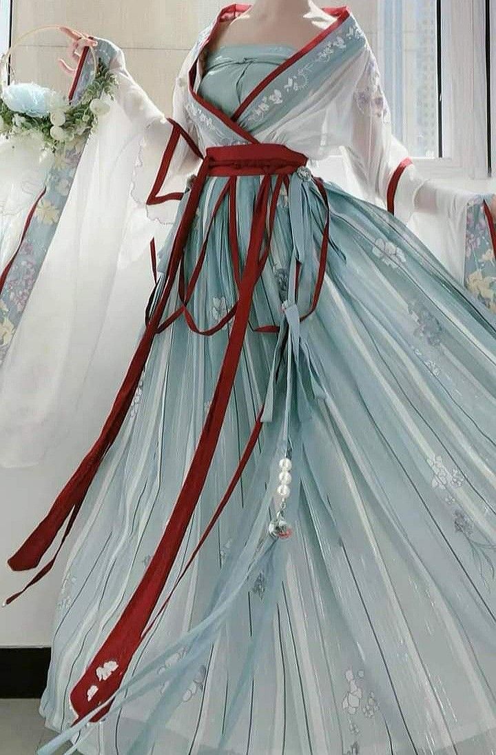 The Elegance of Silk Cheongsam Skirt:A Closer Look at the Traditional Charm of Silk Qipao The Elegance of Silk Cheongsam Skirt:A Closer Look at the Traditional Charm of Silk Qipao