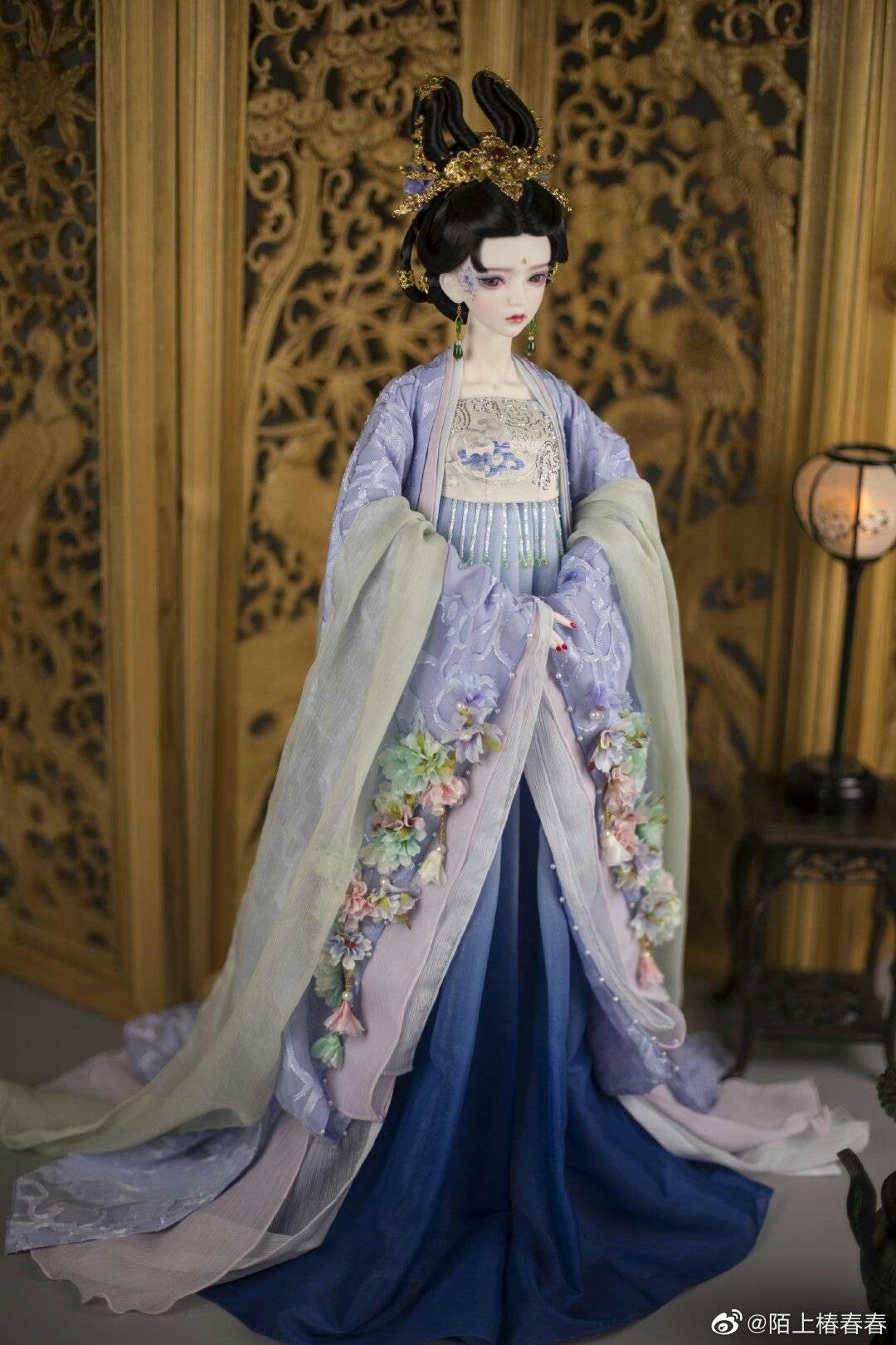 The Splendor of Cheongsam and Shoes:A Fashion Showcase The Splendor of Cheongsam and Shoes:A Fashion Showcase