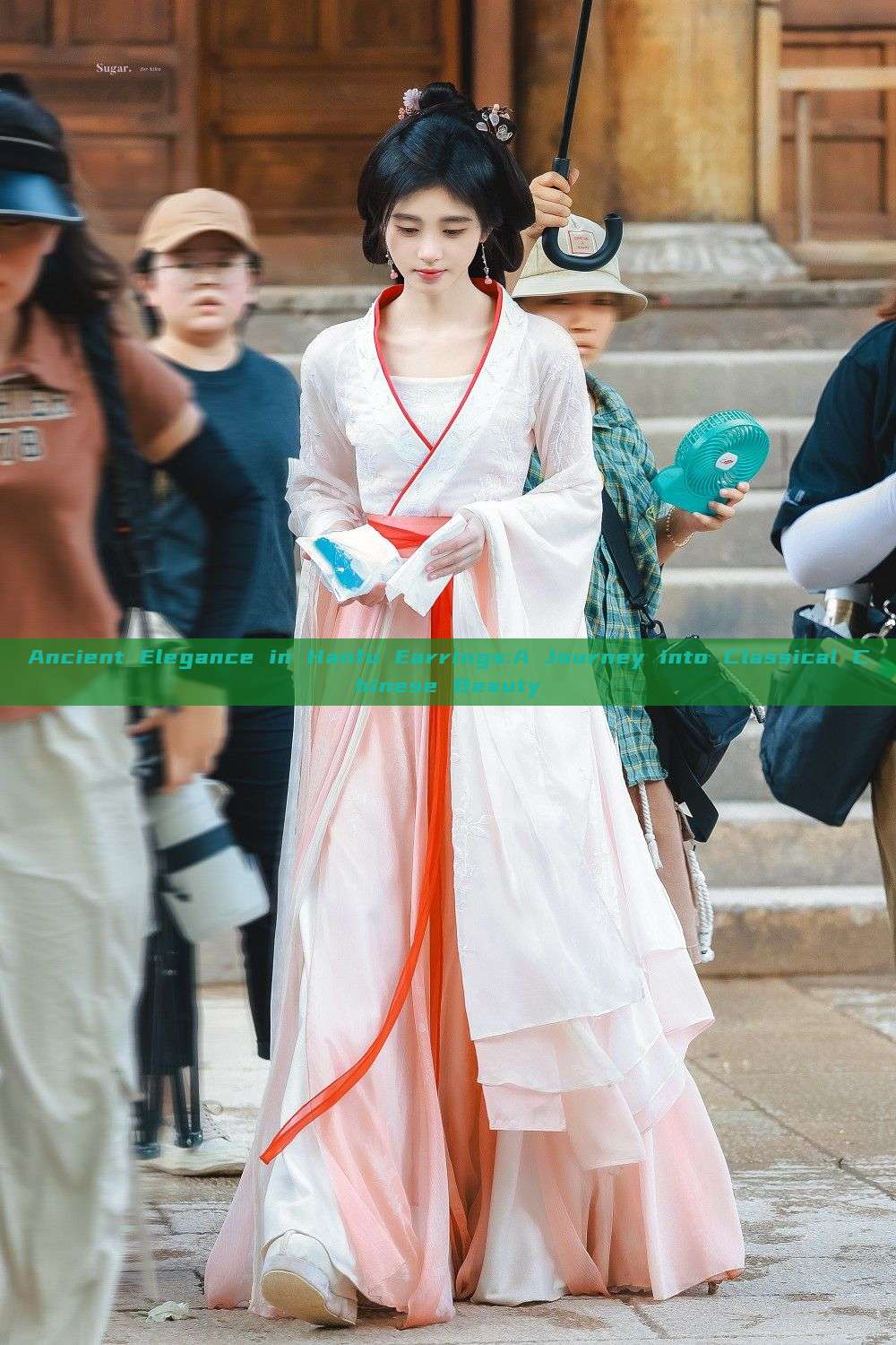 Ancient Elegance in Hanfu Earrings:A Journey into Classical Chinese Beauty Ancient Elegance in Hanfu Earrings:A Journey into Classical Chinese Beauty