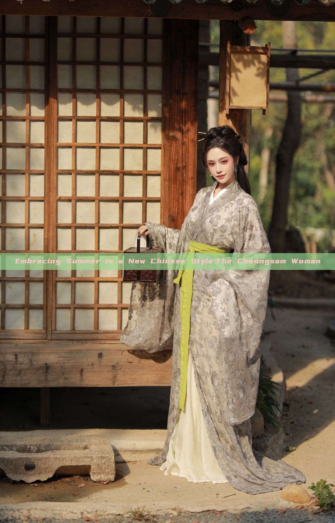Embracing Summer in a New Chinese Style:The Cheongsam Woman Embracing Summer in a New Chinese Style:The Cheongsam Woman