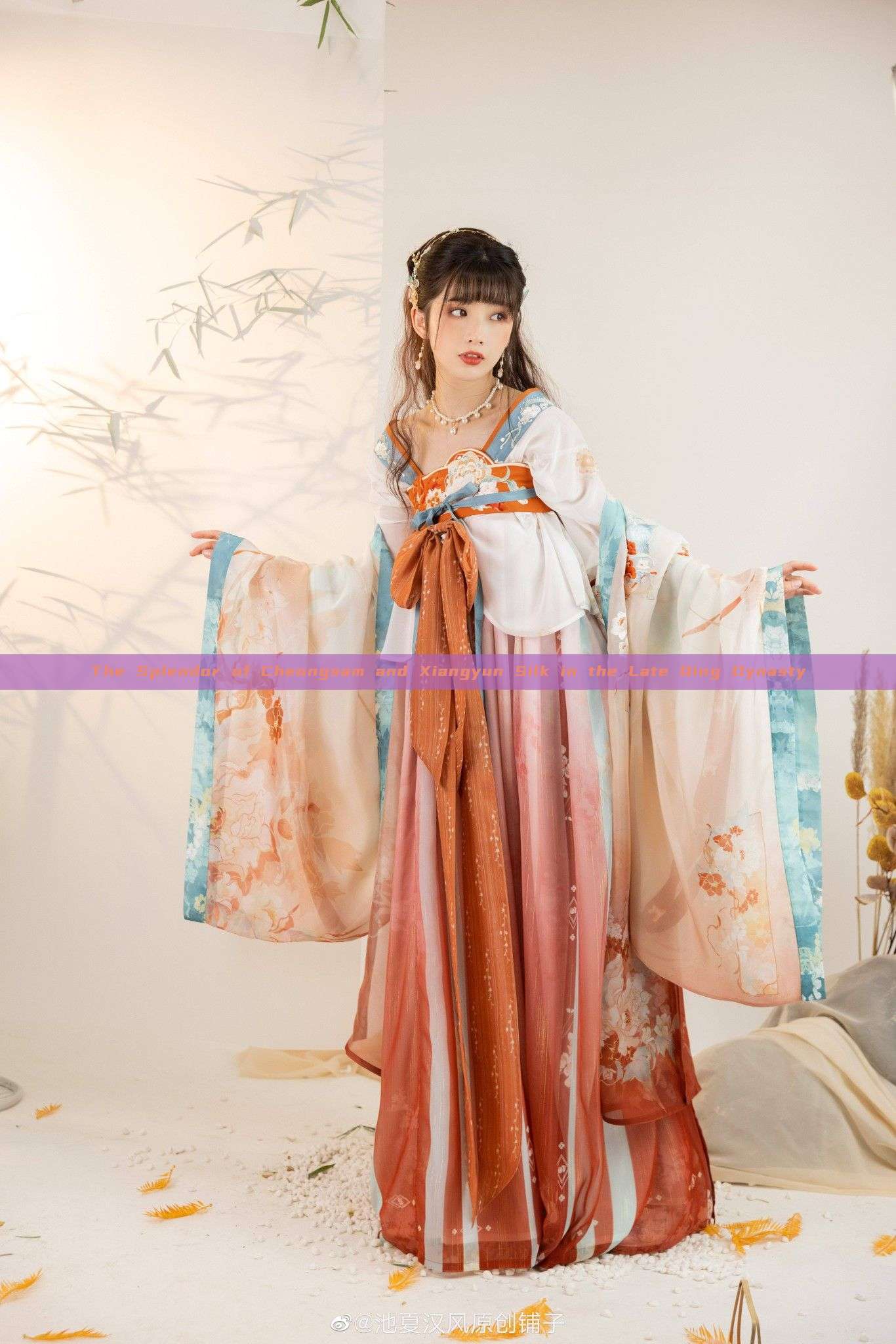 The Splendor of Cheongsam and Xiangyun Silk in the Late Qing Dynasty The Splendor of Cheongsam and Xiangyun Silk in the Late Qing Dynasty