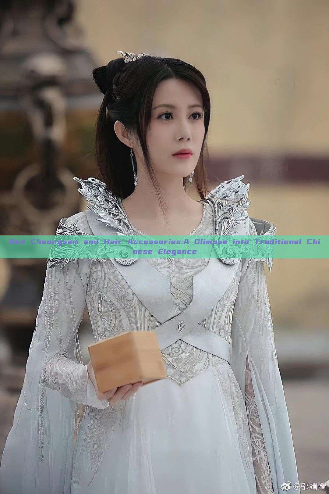 Red Cheongsam and Hair Accessories:A Glimpse into Traditional Chinese Elegance Red Cheongsam and Hair Accessories:A Glimpse into Traditional Chinese Elegance