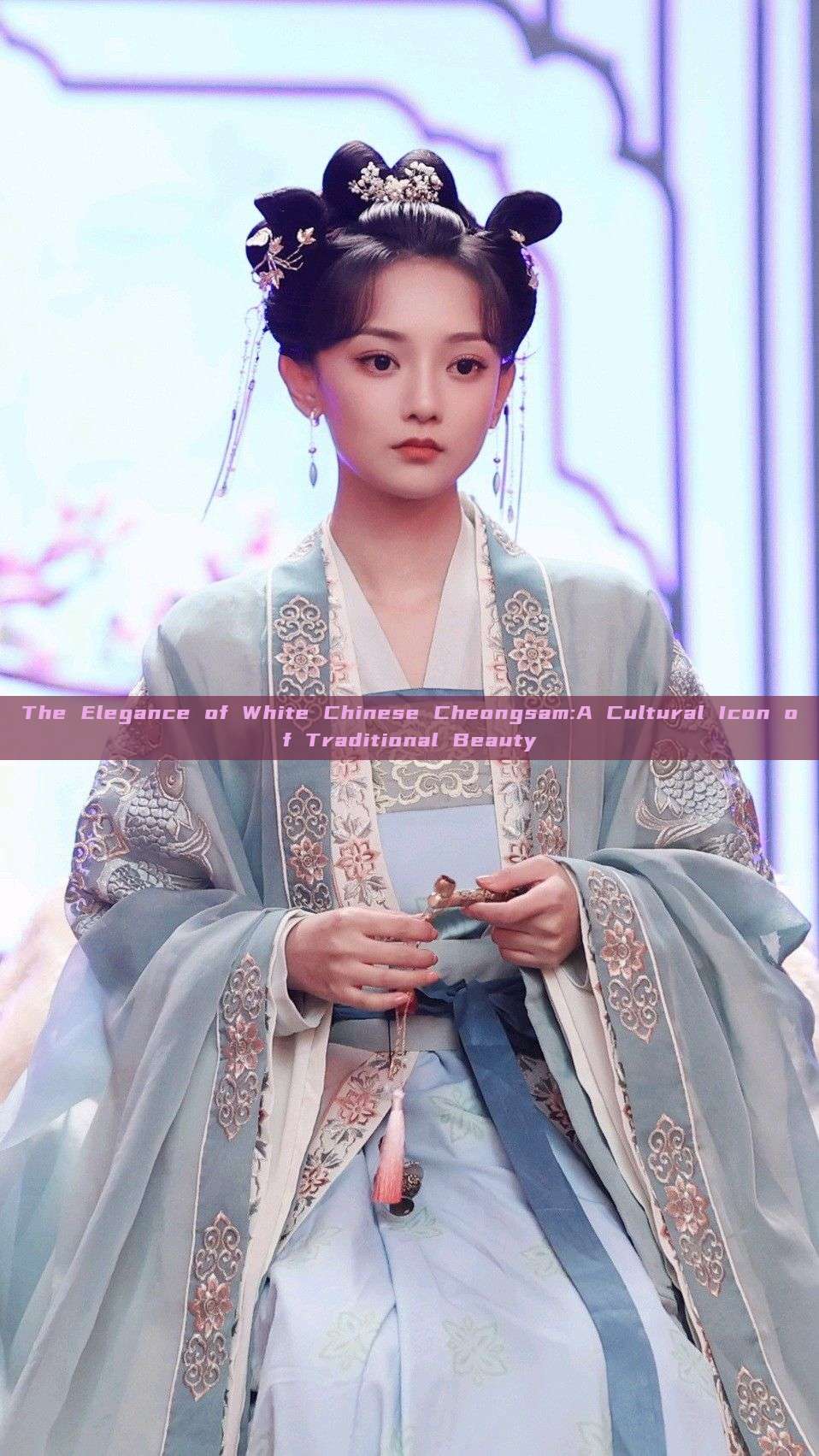 The Elegance of White Chinese Cheongsam:A Cultural Icon of Traditional Beauty The Elegance of White Chinese Cheongsam:A Cultural Icon of Traditional Beauty