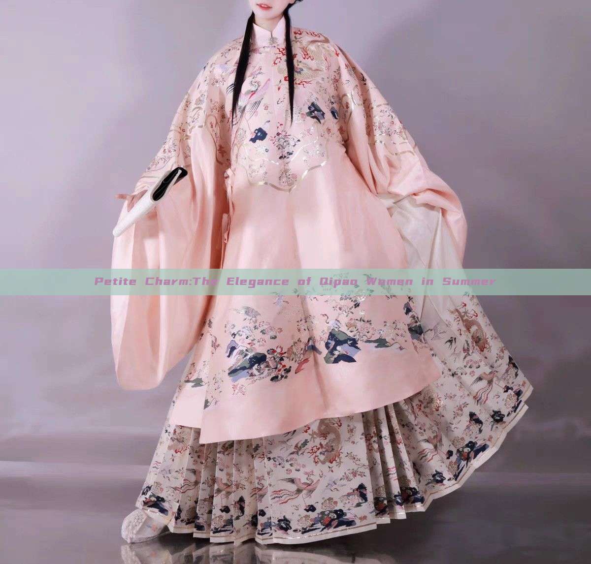 Petite Charm:The Elegance of Qipao Women in Summer